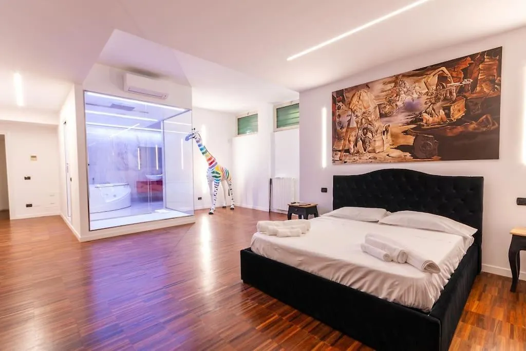 Luxury & Art A Due Passi Dall'Universita Bocconi Milan