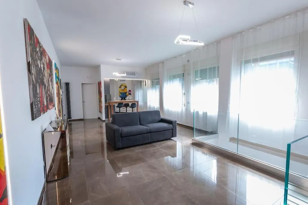 Apartment Luxury & Art A Due Passi Dall'Universita Bocconi Milan Italy