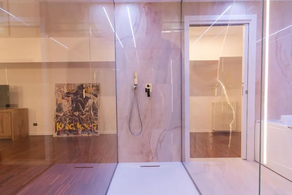 Luxury & Art A Due Passi Dall'Universita Bocconi Milan Italy